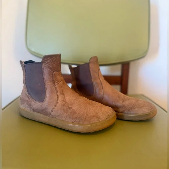 **SOLD** Be Lenka Entice Barefoot Chelsea Boots - 38EU - Picture 3 of 3